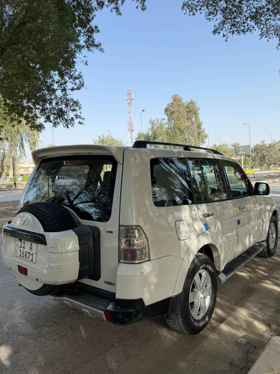 باجيرو ٢٠٠٨ خليجي بيه صبغ أربع قطع بدون دواخل الجماليه 
فول مواصفات فتحه جلد كشن كهرباء سبعه راكب 
سياره جاهزه محرك كير صدر تخم تاير تبريد تتدفه 
مكاني بغداد الكرخ اي استفسار اتصل علا رقمي *********** السعر مناسب ١٠٧ ورقه
