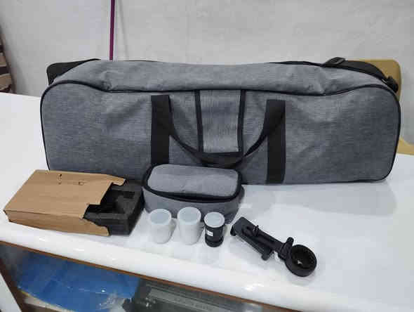 #للبيع
تلسكوب 🔭
تلسكوب Gaterda 80500 اخو الجديد

🔭 حالة المنتج: نظافة 99.9

المميزات:

🔹 مزود بليزر موجه لتحديد الهدف بسهولة

🔹 إمكانية ربط الهاتف والتصوير عبر العدسة

🔹 مناسب لمراقبة القمر والكواكب والنجوم

🔹 صالح أيضاً لمراقبة الطيور والأجسام البعيدة

🔹 تكبير واضح وجودة جيدة للهواة والمبتدئين

محتويات الباكج:

التلسكوب

قاعدة التثبيت

الليزر الموجه

حامل الهاتف

عدسات عدد (2) إضافية

السعر السابق: ١٥٠ الف
السعر الحالي: ١٠٠ الف

للتواصل:  واتساب ***********

📍 توصيل لجميع محافظات العراق
