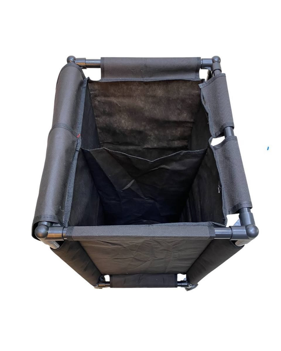 تصميم انيق وعملي 

- سلة مقسمة الى قسمين من القماش المقاوم للماء والرطوبة 

- هيكل خارجي من المعدن القوي المقاوم للتآكل 

- تصميم ذات غطاء منفصل ( لكل قسم غطاء من الاعلى لحماية الملابس )

- اربع عجلات متحركة لتسهيل الحركة 

- سهل التركيب والتنظيف 

- الابعاد : الارتفاع 64 , العرض 44 , الطول 37 cm.                                                                                                                 💰 السعر: 25,000 د.ع
🚚 التوصيل والدفع: الدفع عند الاستلام
📩 للطلب: راسلنا على الخاص أو واتساب***********
