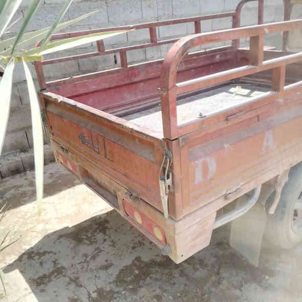 ستوته 

اوراق كامله 
محل التواجد.    اديالى سراجق 
السعر 700 بيه مجال
‏‪***********‬‏
