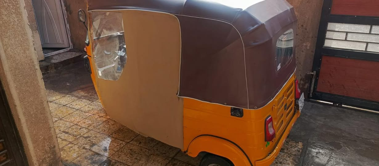 السلام عليكم
تك تك موديل 20 مكفوله من كلشي
ماعدا ضربه خفيفه بل لغد مامبينه
رقم وسنويه تحويل ثاني يوم
سعرها   7 ملاين بيها مجال
رقمي ***********
مكاني الشعب
