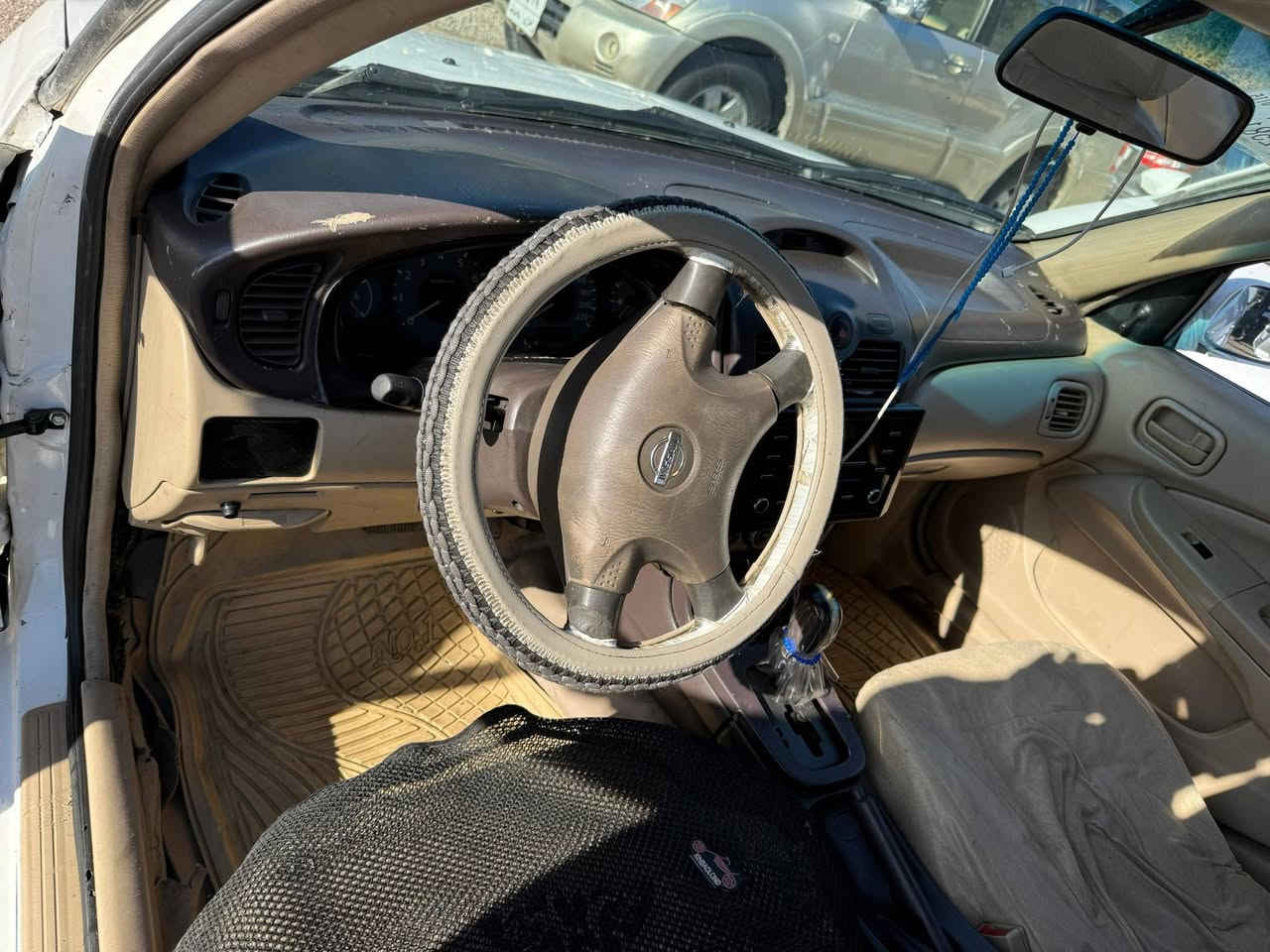 نيسان سني موديل ٢٠٠٩گير مكينه صدر تخم تاير مكفول بيها ٣قطع صبغ بدون دواخل رقم سليمانية دولي سنويا لل ٢٩شرط التحويل 
السعر ٧٧مجال بسيط للاستفسار ***********
مكان السياره ديالى المقدادية
