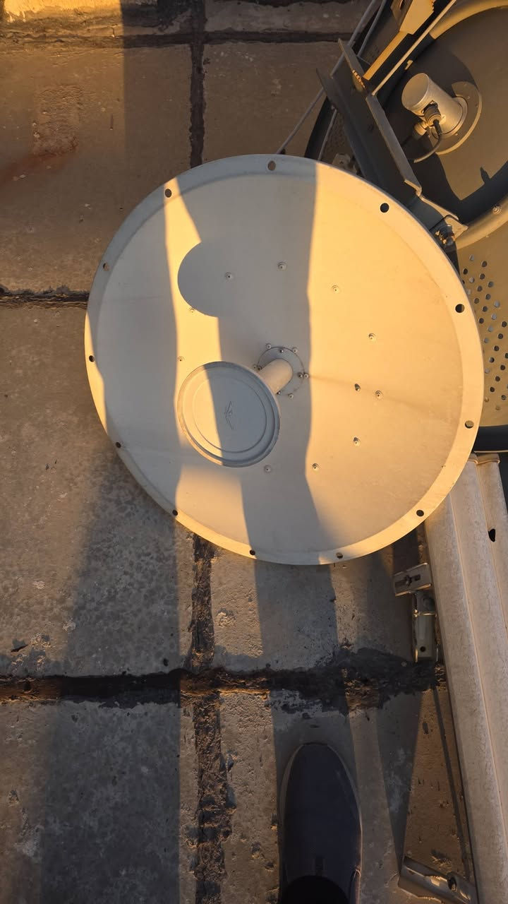 السلام عليكم شباب 
عندي اغراض برج للبيع
١- بور بيم عدد ٥ سعر الواحد ٥٥ الف
٢- سكتر ubnt 120 مع ٩١٢ عدد ٥ سعر الواحد ٩٠ الف
٣- سكتر ubnt120 مع روكت m5  عدد ١ سعره ١٢٠ الف
٤- فلاته عدد ١ m5  السعر ٥٥ الف
٥- دش 30 ubnt عدد ١ مع روكت ac  m5 عدد ١
السعر ١٠٠ الف 
٦- دش هايبر لنك 32 مع 912 عدد ١ السعر ١٢٠ الف
للتواصل والاستفسار الاتصال على الرقم *********** ابو بلال
المكان بغداد
