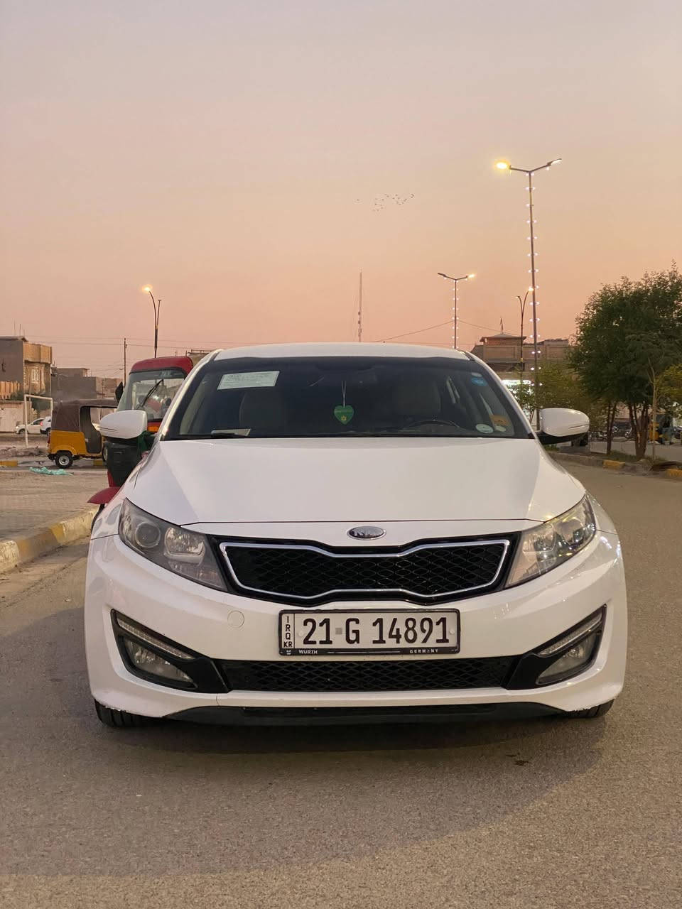 السلام عليكم
كيا اوبتيما خليجي موديل 2013 فول مواصفات 1/1 قماره حديد مكفوله كفاله عامه من الضربه والصبغ والتبديل والفتح والخياس سياره بوضع الشركه جديده جدآ السياره مواصفات السيارة محرك 2400  دوش  بيه بصمة تشغيل بصمة أبواب شغاله بصمة جنطه حساسات بلاجكتور ويل كب اصلي عدد 5 يدات نيكل من الداخل والخارج تبريد أمامي خلفي دبل كزوز لد أمامي خلفي لايت عدسه  سياره جديده جدآ من الداخل والخارج وجاهزه مكينة كير كهربائيات تخم تاير كله جديد تبريد ثلج  حدادية شرط ١٠٠% تراي زيرو مكان السيارة واسط النعمانيه 
 السعر﴿ 148﴾
للتواصل رقم الهاتف خاص مغلق
***********
