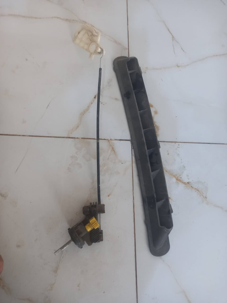 سلام عليكم غراض كيه ريو كلهن ب ١٢٥ الف  ٢٠١١ خليجي العنوان ميسان الماجديه رقم ***********
