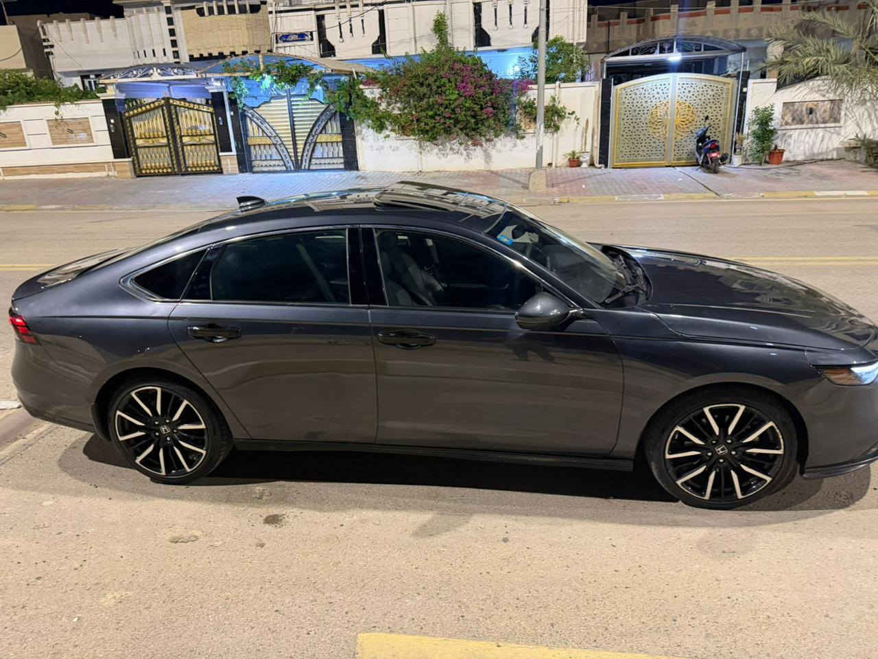 السلام عليكم ...
شباب اليدور فوووول ومناسب 👇
صبغ بنيد فقط 💯وراس شاصي واحد  بسيط

هوندا اكورد 2023 (تورنك / فل كامل / 2.0 هايبرد) 🚗  🔥 أعلى فئة 🔥

• محرك 2.0 هايبرد (بنزين + كهرباء) 

• شاشة كبيرة + Apple CarPlay & Android Auto

• نظام صوتي Boos 🔊

• فتحة سقف 🌤

• مقاعد تدفئة وتبريد امامي + الخلفي تدفئة 

• تحكم كهربائي بالمقاعد + ميموري للسائق

• تشغيل بصمة + دخول ذكي (بصمة أبواب)

• رادار أمامي + رادار جانبي +رادار خلفي 

•كاميرا خلفية متعددة الزوايا 

• حساسات أمامي وخلفي + • شحن لاسلكي 📱

• إضاءة LED أمامي وخلفي

📊 الممشى: 34 ألف م

💰 السعر: 188$ وبيها مجال

***********📞

📍 فلوجة / الانبار
