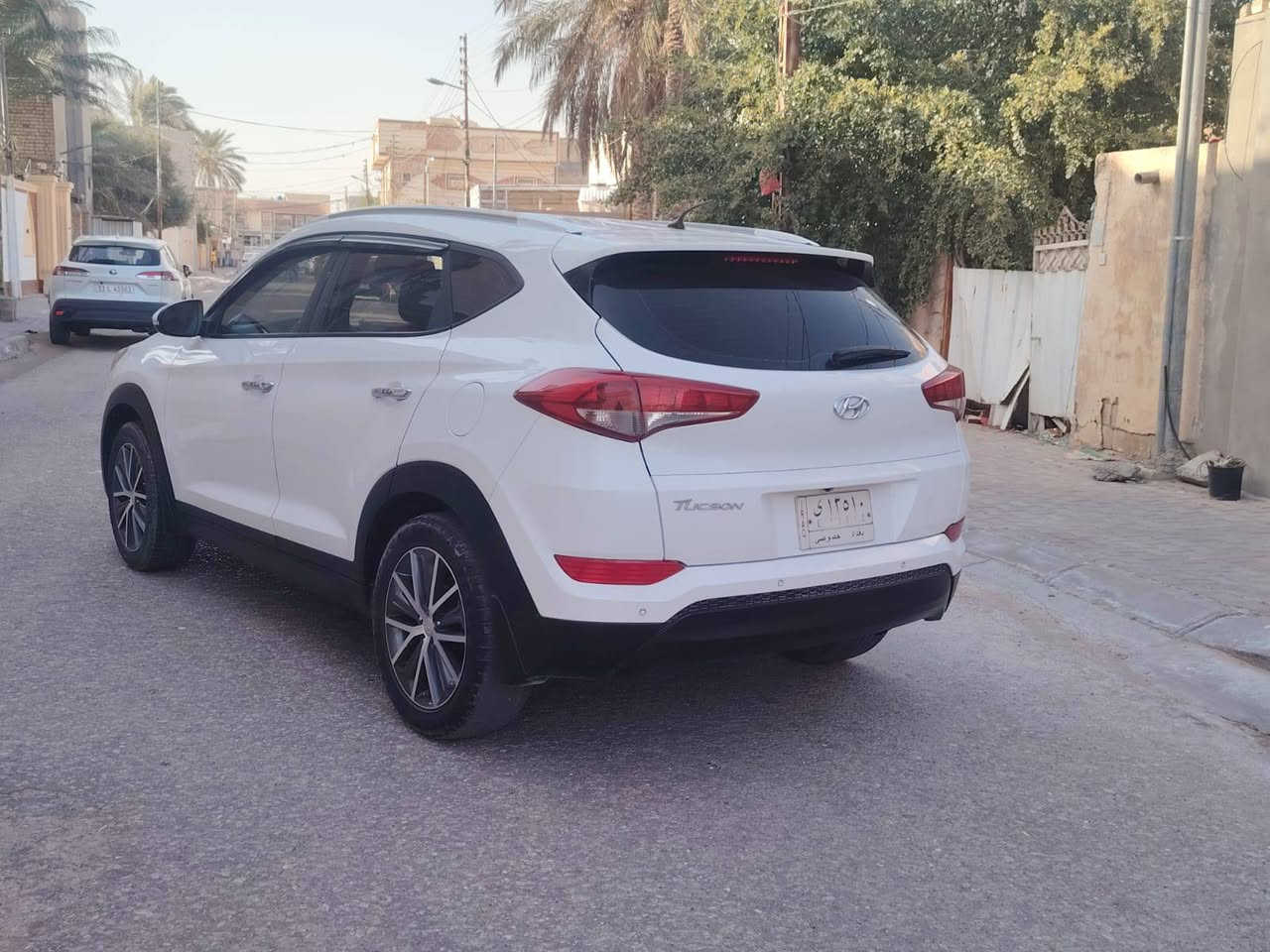 السلام عليكم سياره نوع توسان خليجي موديل 2017 السياره جديده كفاله عامه من ضربه وصبغ وتبديل كير مكينه حداديه تبريد كفاله عامه الاسبير مانازل السياره ماشيه100 كلش نضيفه مال بيت تحويل مباشر بسمي العنوان كربلاء السعر168رقم الهاتف***********
