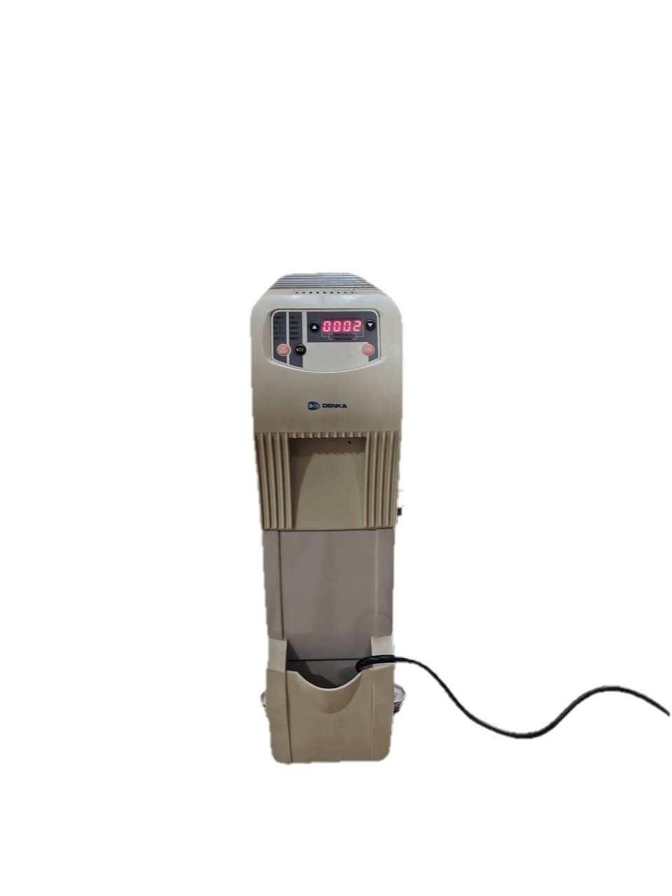 مدفئه زيتيه ماركه دينكا الاصلي
شغاله ونضيفه حيل مخزونه سليمه مابيها اي عطل او كسر بيها تايرات متحركه (نوعيتها زيتيه ما تحرق اليد او الملابس)  بيها موقت شغال تنصبو و اربع وضعيات حراره مكونه من ١٢ خانه السعر
٤٠ الف وبيها مجال بسيط
للاستفسار الاتصال على ***********
