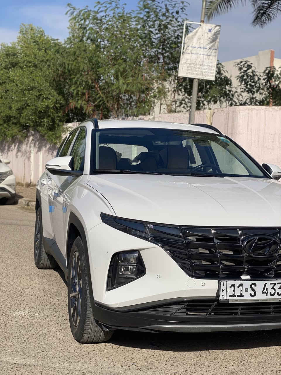 سلام عليكم 
توكسان 2023 خليجي
سياره فول عدا البنيراما
-شاشه دجدل 
-كامره دواره 
-حساسات اماميه وخلفيه
-شحن لاسلكي
-قطعتين تبريد 
وبعد بيها هواي مواصفات معروفه 
سياره مكفوله كفاله عامه 
ماشيه 41 الف كيلو 
رايدها ب218
مكاني صليخ ال600
اي ستفسار ***********
