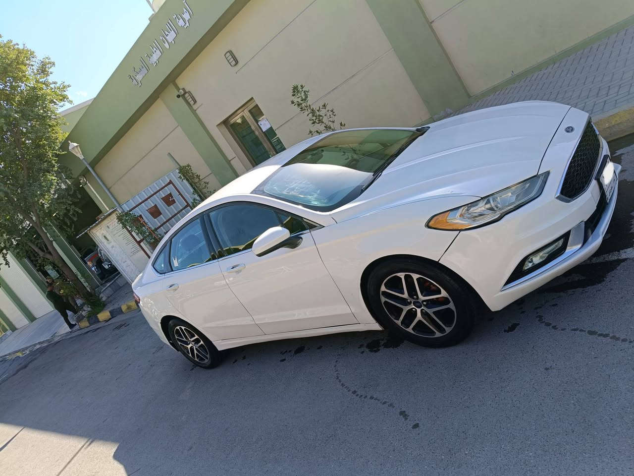 السلام عليكم فورد فيوجن موديل 2018 فول واحد عل واحد عدا الفتحه تحكم ستيرا اربع جهات كشنات جلد مخمل كرسي كهرباء شاشا كبيرة كامرة دواره سماعات سستم صوت 
تبريد قطعتين ثلج تدفئه بصمه سيارة جديدة استخدام شخصي ماشيه 98 الف شاشا اعطال لايت زنون تخم تاير ويل كب محرك 1500 تيربو مكينه كير صدر تبريد كله جديد
ادامه عامه للسياره بحيث متتعب حتى دهن جديد حادث جاملغ وشويه من البنيد بيهه 3 قطع صبغ رقم بغداد سنويه بعدها ممنتهيه تحويل مباشر للبيع او مراوس شعندك نزل السعر 122 مكاني بغداد وهذا رقمي للاستفسار *********** ابو عزوز
