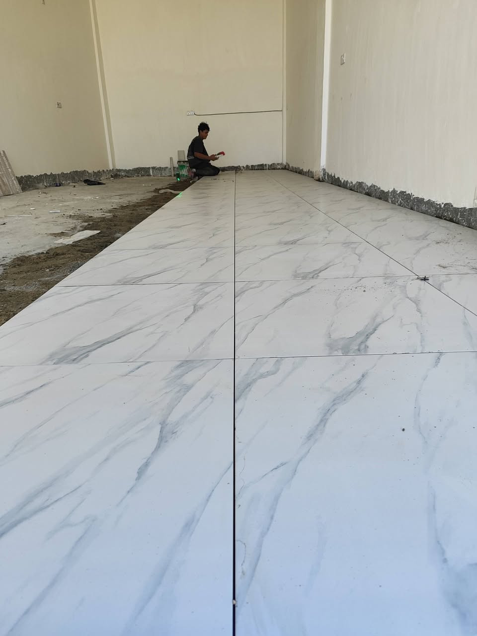 عمل سراميك رضي وجدران ودروجه شغل درجه اولى بسعار مناسبه الاستفسار رقمي ***********
