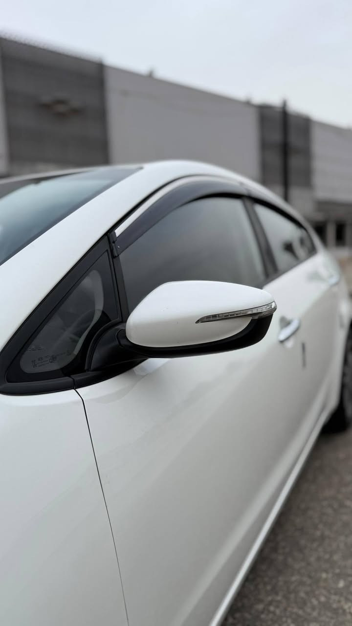 كيا سيراتو 
[خليجي ] 
2017 
***********
 للبيع 
 125
