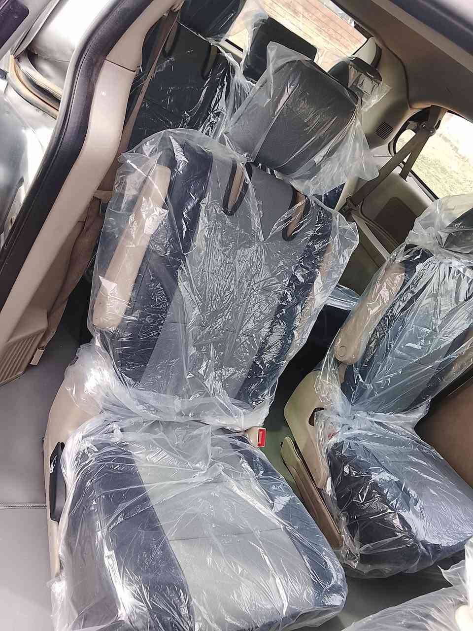 سلام عليكم دوج كرفان موديل 2012
امريكي بدون حادث محرك كير تبريد تدفئه 
دوشمة جلد جديد كاعية جلد صدر امامي 
باب ميكانيكي 
لايت زنون سياره حلوه مكانها بغداد الدوره  رقم بغداد السعر 119 باسمي ***********
