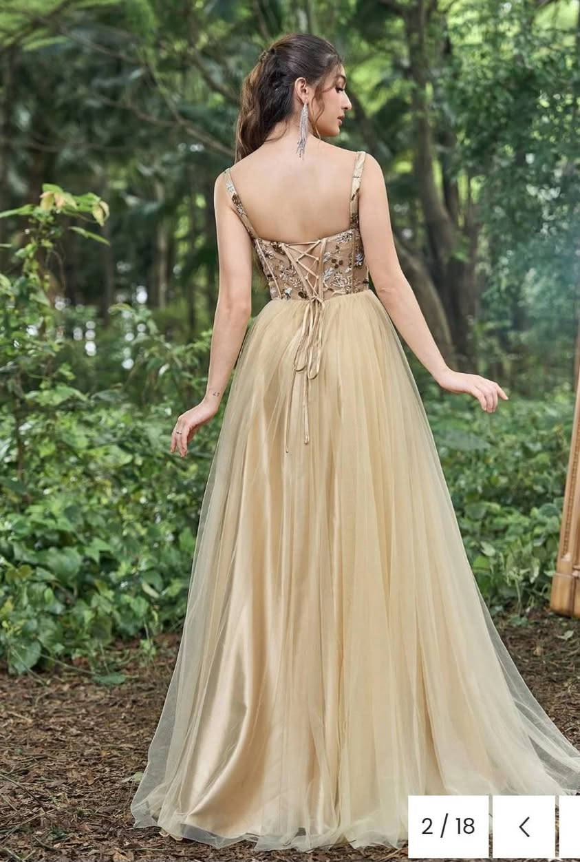 عروض وتخفيضات ناااااار 💰 ⬇️ بمناسبة شهر شعبان المبارك 🥰😍 يتوفر لدينا فستان مناسبات لون بيجي ذهبي للبيع (يرهم للمهر او الحنه) قياس لارج
يلبس وزن من 50 كيلو لحد 80 كيلو ،، يحتوي على مشد في الظهر ،، لونه بيجي فاتح الجزء العلوي يحتوي على ستراس لامع وقماش شفاف ،،  الفستان ملبوس مره واحده نظيف جداً جداً 
ب 25 الف دينار عراقي فقط يوجد توصيل لكل المحافظات .


**إذا كنت صاحب هذا الإعلان وتريد حذفه لأي سبب، رجاءا أرسل رسالة إلى الدعم الفني**