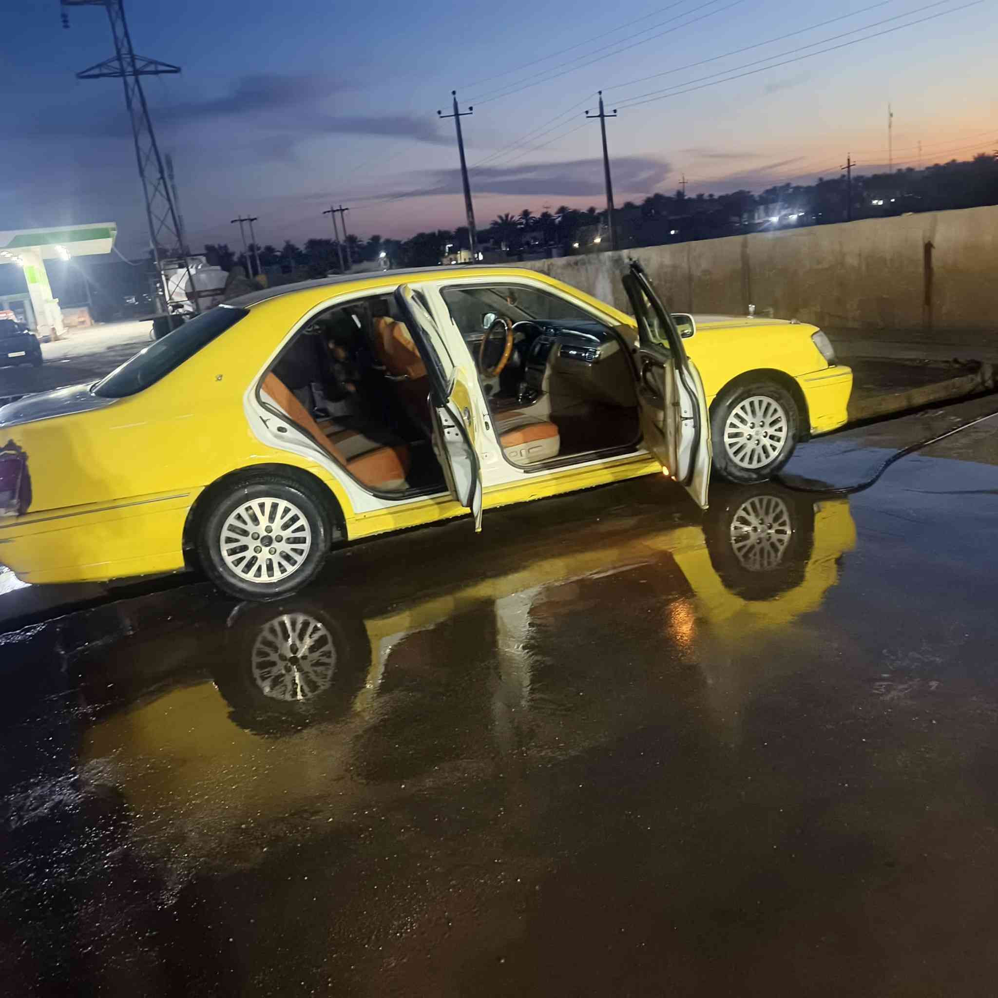 سلام عليكم 
ملكه تكسي
موديل 2002
كصه قماره
سنويه ساقطه ب 23
خط نجف بغداد
مكينه ديفور جبير
حداديه كلشي كامله بيها نقص جبنه وغاز تبريد فقط
رقم بغداد 
غرامات مصفره
حاجز عل تسجيل جديد
بيع او مراوس


**إذا كنت صاحب هذا الإعلان وتريد حذفه لأي سبب، رجاءا أرسل رسالة إلى الدعم الفني**