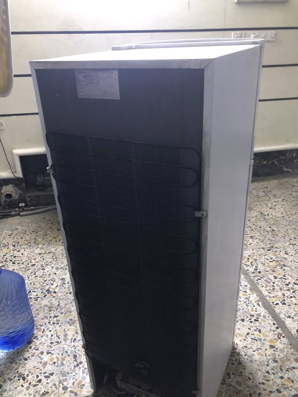 سلام عليكم ثلاجة البيع ١٥٠  بية مجال مكاني بغداد الدورة اسيا رقمي ***********
