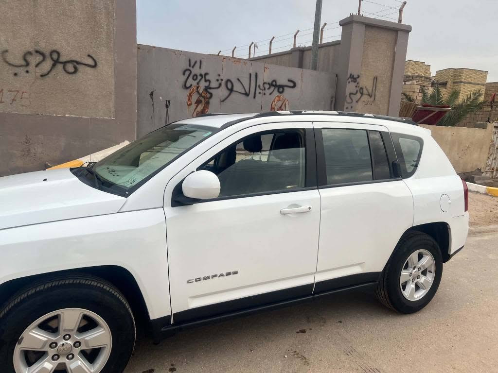 جيب كومباس 2017 فئة لاتيود
كير ومحرك كفالة 
تبريدها شغال ثلج
سعرها 105 بيها مجال
رقم دولي ذي قار سنويتها 2029
ماشية 90 الف ميل
ضربتها مدكر وباب
مكانها ناصريه فضليه
0788 254 4388 ناصرية, ذي قار
