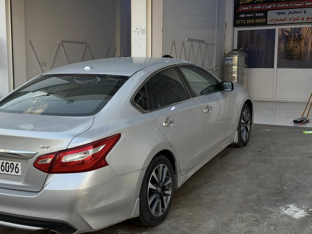 سلام عليكم
التيما للبيع  
موديل    2017 
مواصفات  sv  معروفه 
سياره وارد امريكي
بدون كل نقص 
رقم وسنويه كوله جديد 
تحويل وكاله ثاني يوم 

ضررهه السياره فقط بس بونيد 
بدون دواخل 
 
السعر    123 $    وبي مجال بسيط 

للستفسار     ***********
