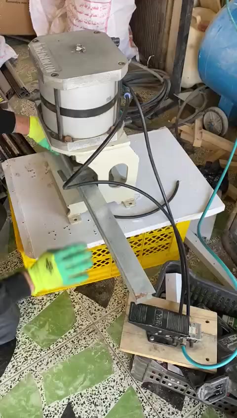 للبيع ثاقبة حديد مكان كيلون و جوزة القفل مال باب و مكان اليدة مال الشباك للPVC تعمل بنضام الهواء
السعر 450$ و بيها مجال يتوفر توصيل 
العنوان الانبار قضاء هيت فلكة الساعة خلف مطعم ابو عبدالله 
للاستفسار الاتصال على الارقام التاليه
***********
***********
