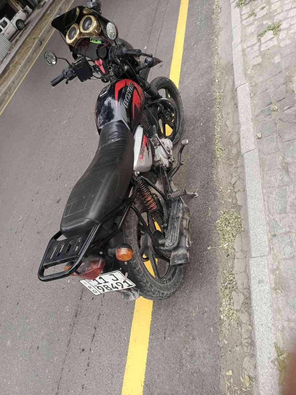 السلام عليكم دراجه بوكسر موديل 2023 للبيع مرقم بغداد سنويه دراجه خير من الله دراجه مجفته مره وحده تجفيت شركه دراجه بيه نقوصات بسيطه السعر 2600 وبيه مجال للستفسار ***********
