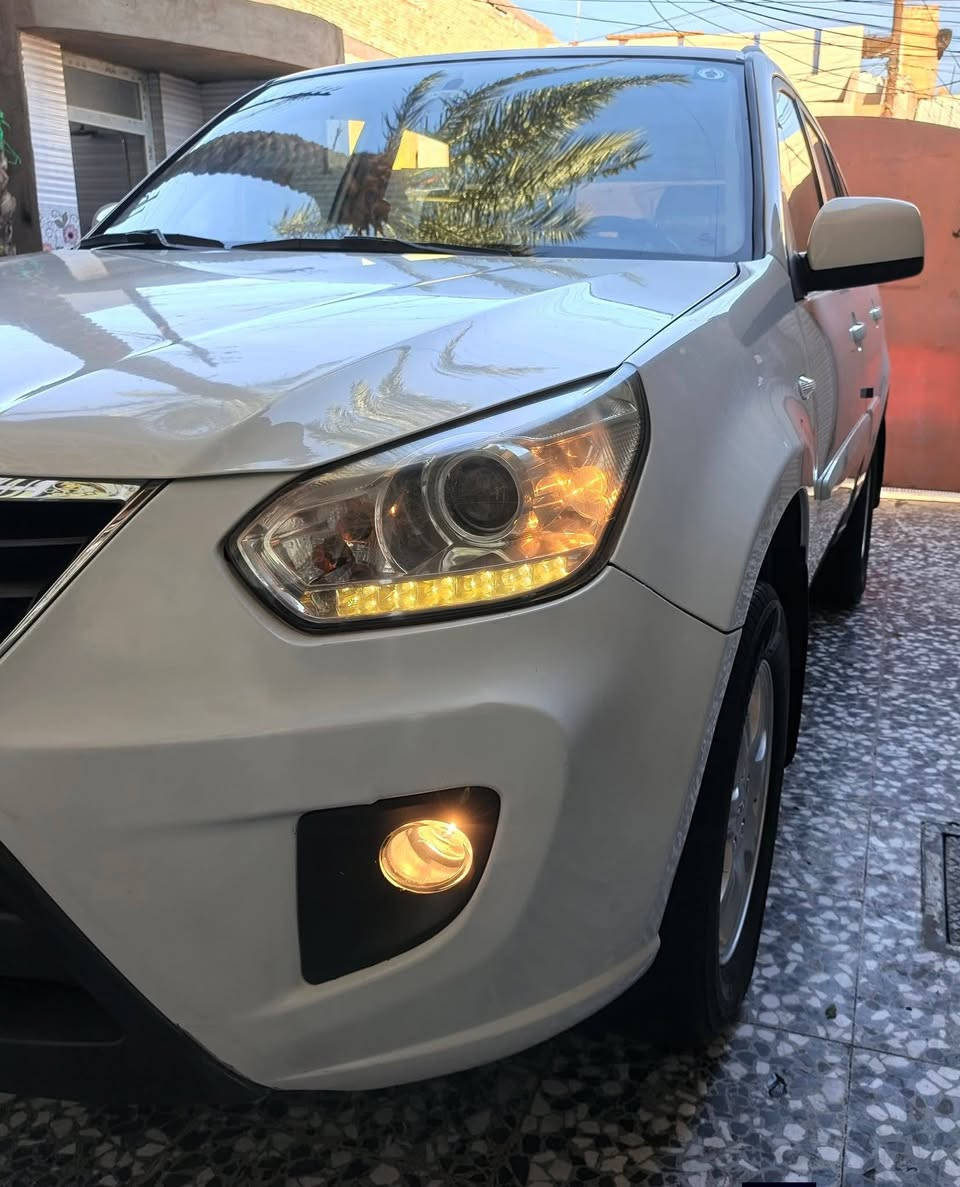 السلام عليكم للبيع شيري تيكو موديل 2013 سياره جديده جدا مكفوله لاضربه ولاصبغ  ولاتبديل مكينه كير على وضع الشركة بأسمي تحويل مباشر ماشية 64 الف حقيقي السعر 77 وبيها مجال الرقم *********** العنوان بغداد الشراي يتصل
