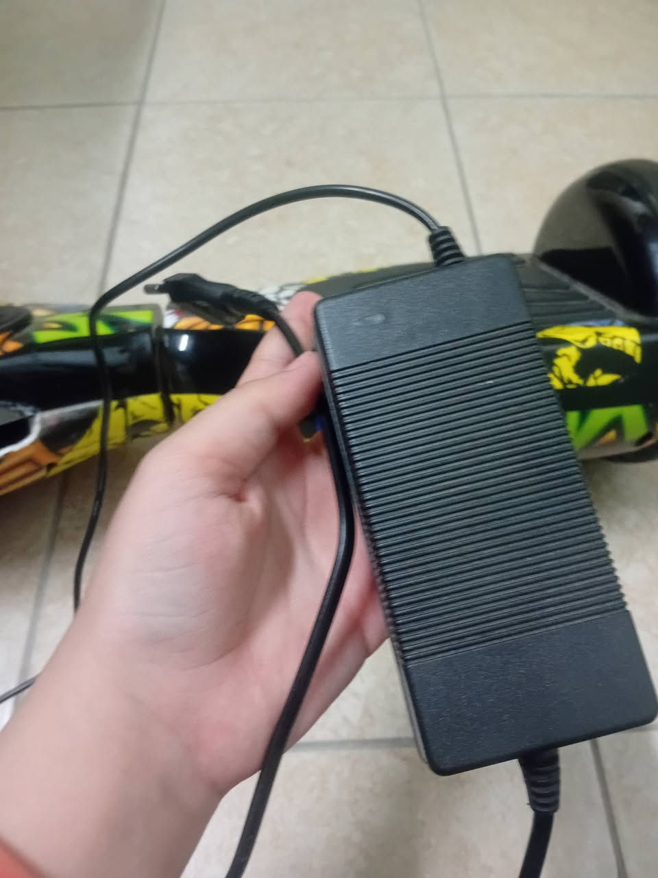 من رخصة الأدمن 
سكوتر ذكي نظيف شاحن والريمونت كامل وتمام فقط كسر باليده السعر عالخاص


**إذا كنت صاحب هذا الإعلان وتريد حذفه لأي سبب، رجاءا أرسل رسالة إلى الدعم الفني**