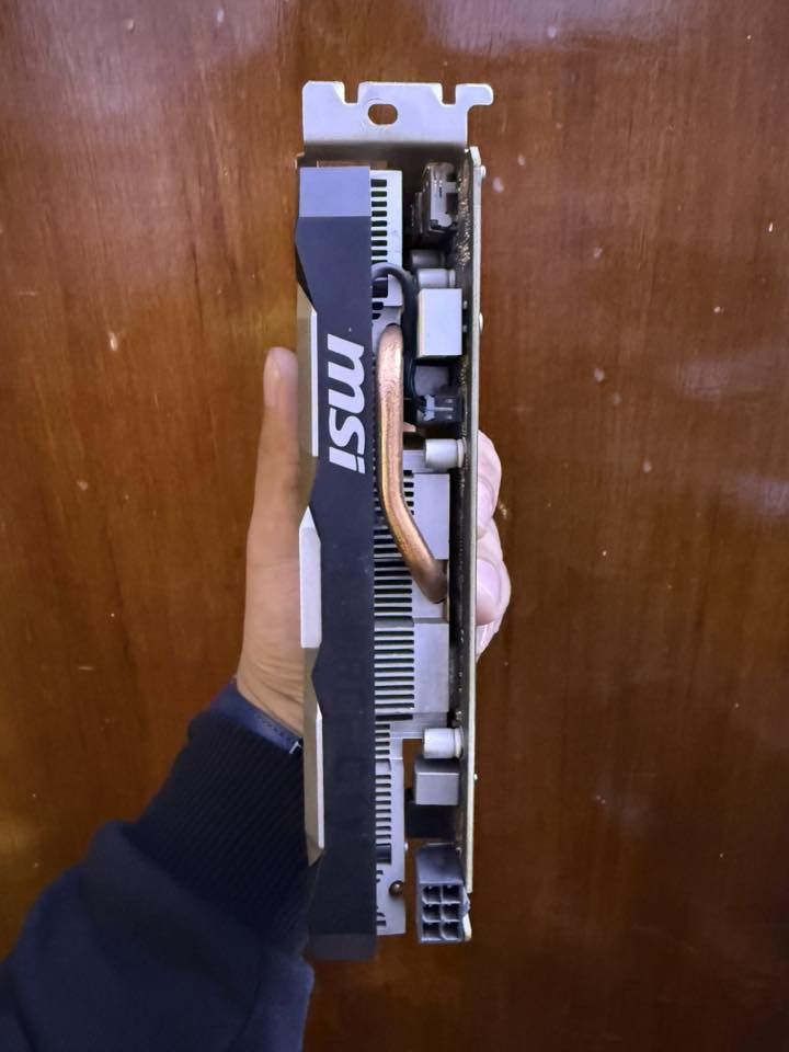 كارت شاشة GeForce GTX 1650 SUPER
مستخدم لمدة شهرين فقط استخدام خفيفة 
حالة الكارت ممتازة اخو الجديد
السعر ١٥٠ الف 
للتواصل اتصل على الرقم 
***********
