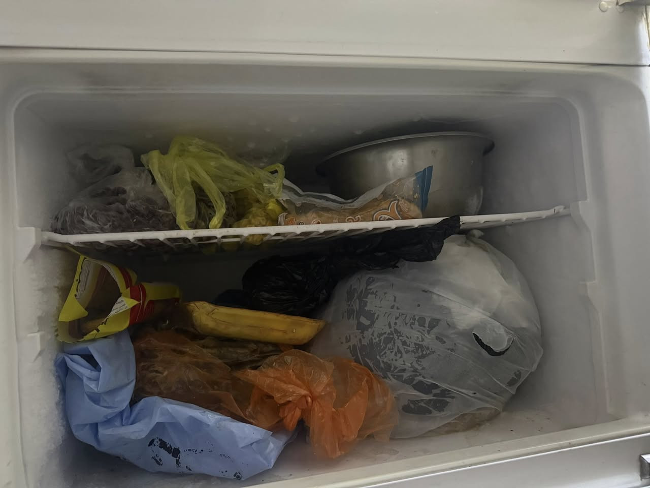 سلام عليكم ثلاجه قدم28 نضيفه مداخله تصليح سعر190 مكاني حي العامل تواصل على رقم***********
