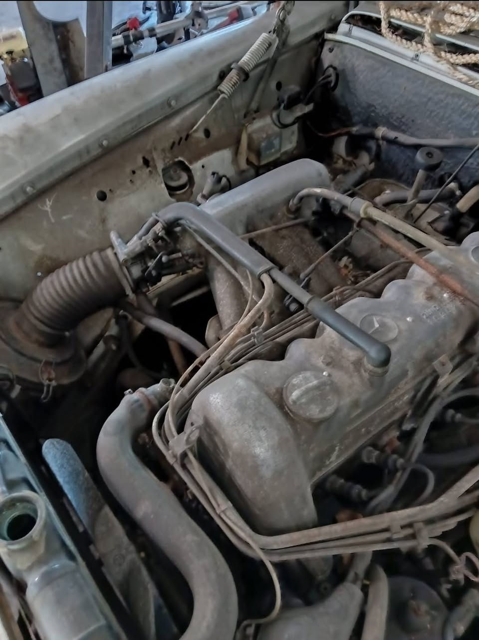 MERCEDES 280
موديل 1968 
تباع فقط ادوات .موجودة حاليا بالمانيا
كير اوتوماتيك محرك 4 سلندر بانزين (شغال تمام الكير والمحرك) 
اغراضها كاملة بدون نقص 
سعرها واصل للعراق مفصخة (7 الف دولار - 70 ورقة)


**إذا كنت صاحب هذا الإعلان وتريد حذفه لأي سبب، رجاءا أرسل رسالة إلى الدعم الفني**