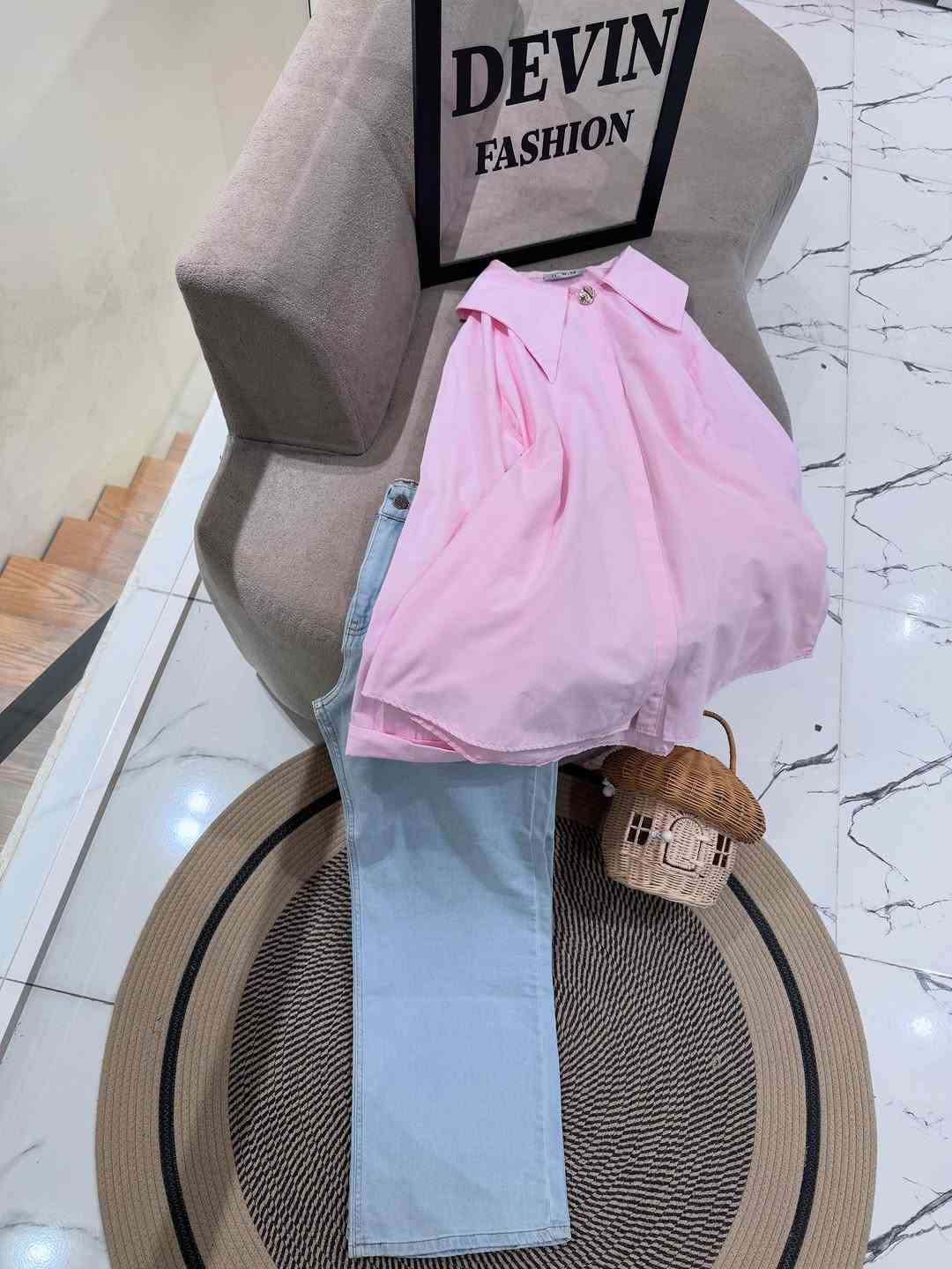 قميص بوبلن بتصميم ياخة جانبية✨ 
كوالتي عالي ✨
متوفر ب 9 الوان 
طول القميص 75cm✨
قياسات 38-46 ✨

كيلوت كصه عدلة ✨
قياسات 36-46✨
#اكسبلور_فولو #اكسبلور_explore #اكسبلورر #اكسبلور_العراق_السعوديه_الاردن_ايران_الكويت_طق_لايكات_كومنت_يلاا💙 اكسبلور_ضيفونا


**إذا كنت صاحب هذا الإعلان وتريد حذفه لأي سبب، رجاءا أرسل رسالة إلى الدعم الفني**