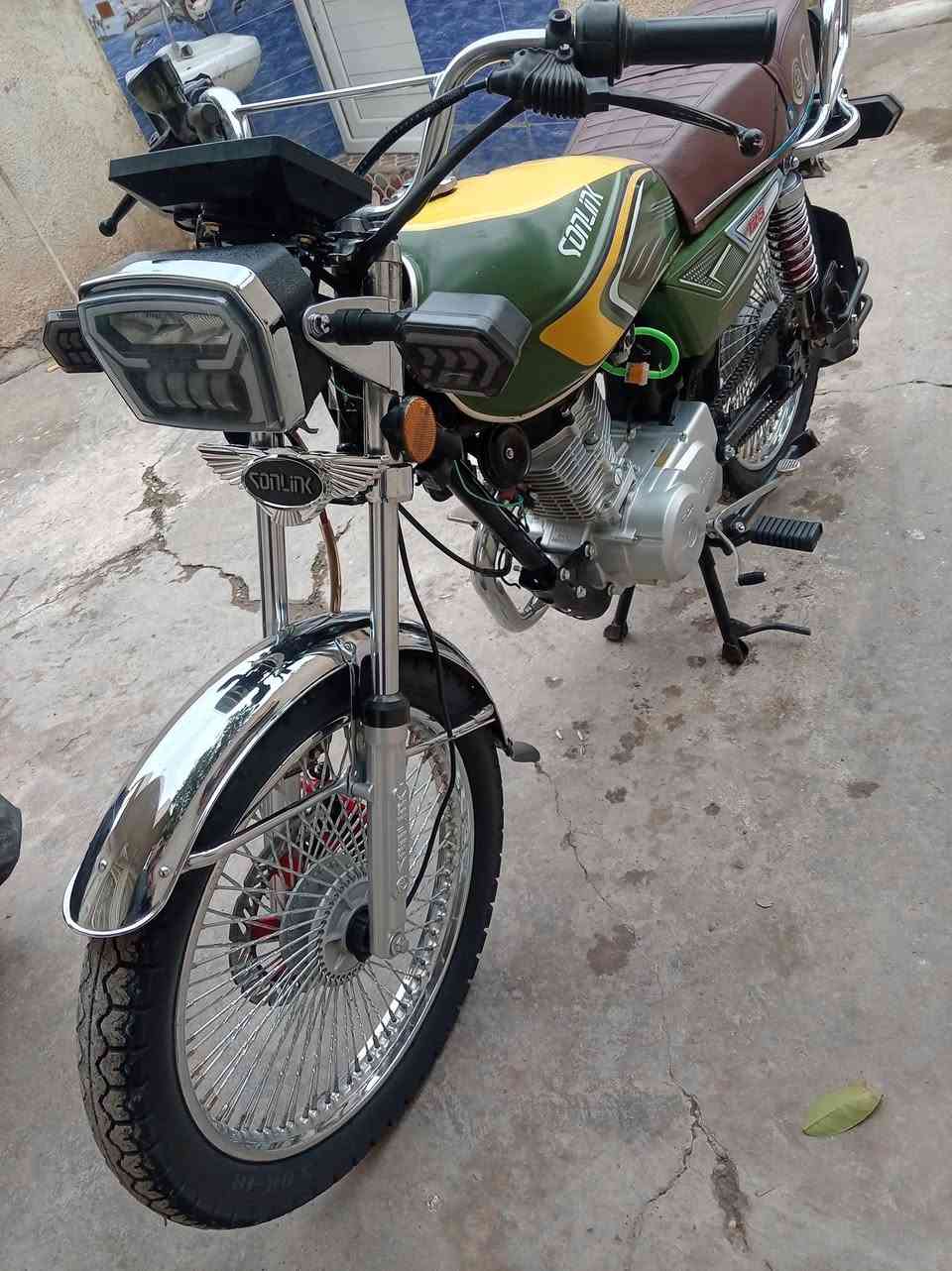 سلام عليكم دراجه البيع موديل 24شكل 25دراجه نضيف مابيه نقوص برغي سعر 700وبيه مجال الاستفسار عل تصل ***********
