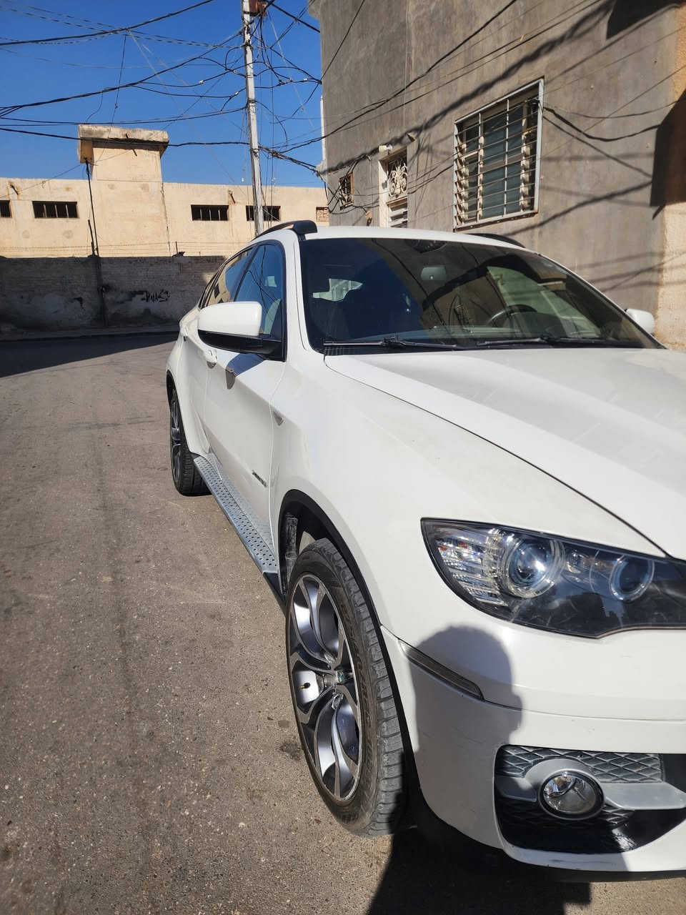 السلام عليكم 
BMW x6 2008 n54 
السياره عليها ادامه كامله باتري تاير جميع الزيوت نوزل بلك الخ ..
بلاديه ماكو جطل بدون مسج كل شيء يعمل بالسياره 
خليجيه بدون حادث 
بأسمي رقم شمالي 
معروفه المواصفات الخليجيه 
*********** متاح واتساب ايضا
