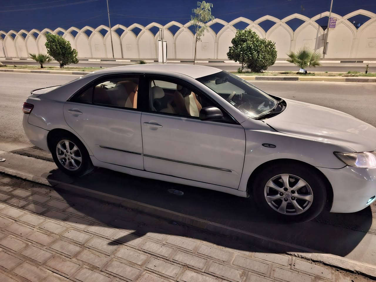 السلام عليكم كامري خليجي 
السلام عليكم كامري خليجي باسمي داخلها صاج تبريد قطعتين شغال كير ومكينه وحداديه خير من الله السونار مرفوق مع الصور مكان السياره كربلاء ***********
