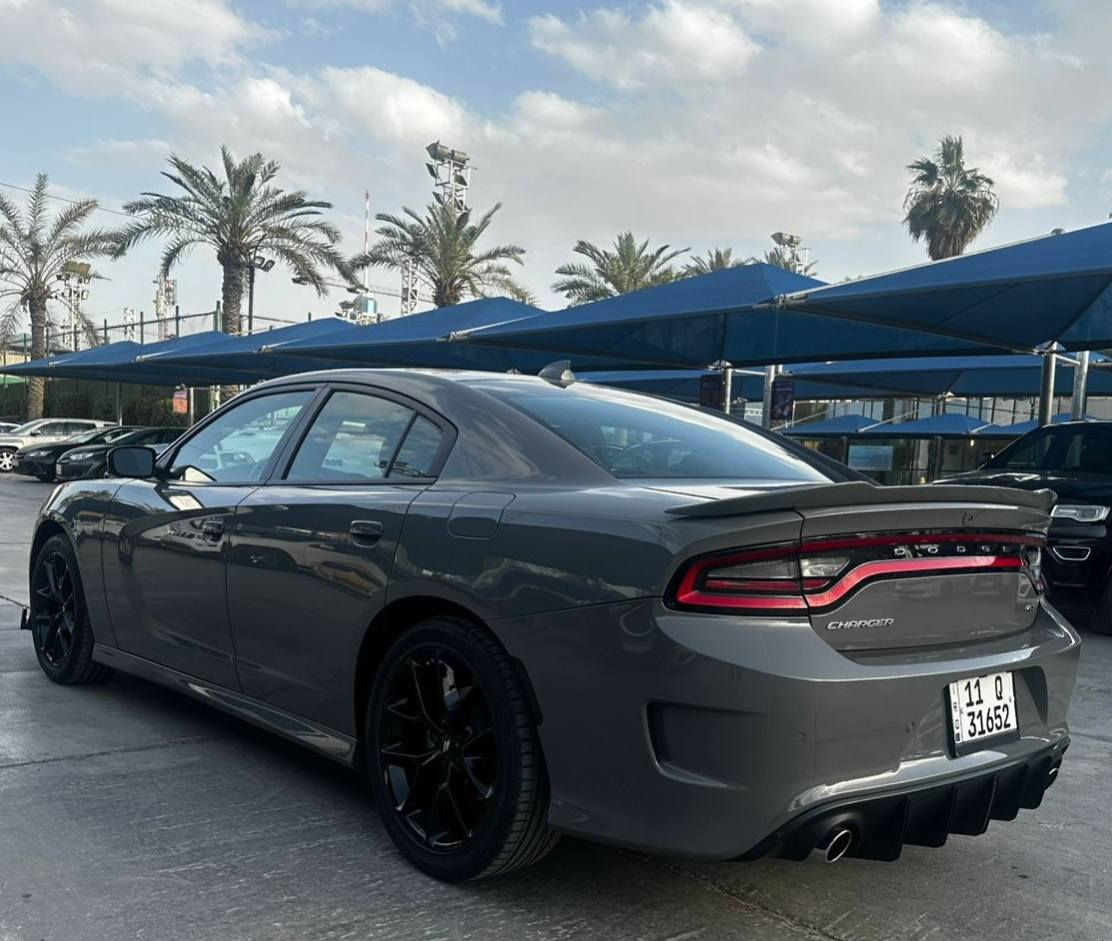 جارجر للبيع موديل 2023 
مواصفات GT العادية 
كراسي سبورت
كرسي كهرباء
سوبر تراك
حساس خلفي+كامره
ماشيه 19 الف ميل 
حادثها موضح بالصور كسر بالدعاميه وربع البنيد صبغ مكفوله بدون ايرباك 
مكان السياره المنصور 
للتواصل ***********
