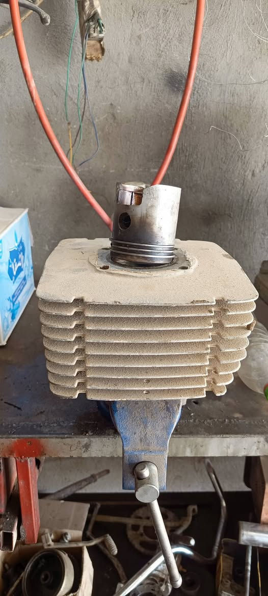 للبيع سلندر الماني سايس 300 نضيف عل شد سعر 60 مكاني طوريج ***********
