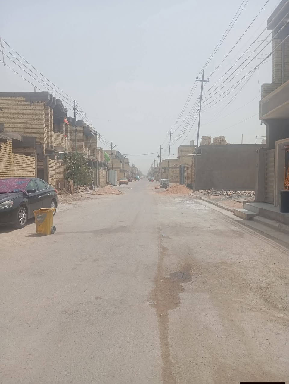 يالله بيت للبيع منطقه العببدي حي الفرات قرب بانزين خانه حي النصر البيت بناء حديث ماء كهرباء مجاري تبليط كامل خدمات مساحه 70 متر واجها 5 وربع ونزال  13 مثل ما موضح بلصوره طابوك رفت صب مسلح بناء طابقين طابق اثاني ماكامل عوزه بس صبه زراعي سند ٢٥ وليسه مملوك الدوله بسم شخص سعر 50 وبي مجال قليل ‏‪***********
