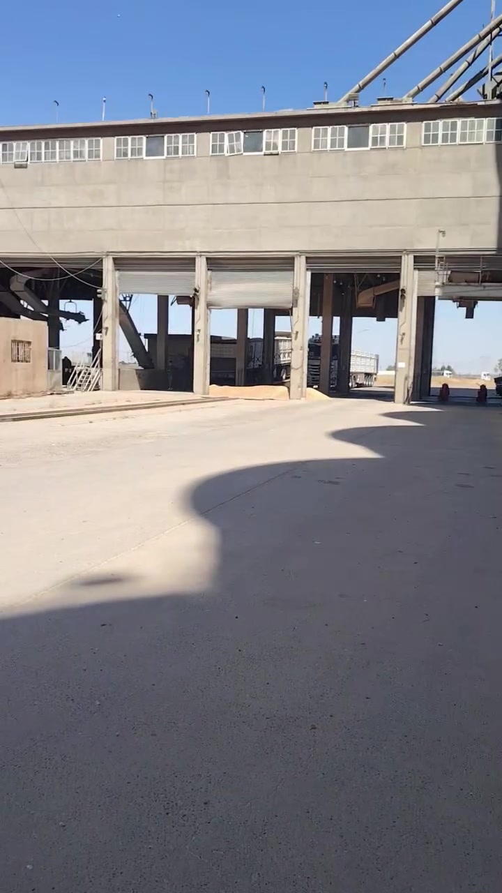 للبيع اكسور 2004 مكفول ويه عربه رقم كركوك سنوي جديد كفاله عامه السعر ٢٦٥ طوز خرماتو ***********
