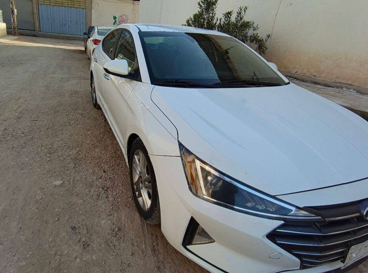 السلام عليكم مكلف بالنشر
النترا موديل 2020 اللون ابيض وارد امريكي نص فول شاشة كاميرا تحكم ستيرن 
رقم اربيل هزة وسنوية كاملات
محرك 2000 دوش بشرط لامفتوح ولا تبخير
كير At بشرط لامفتوح ولا بي مشكلة
ماشية 100 ميل 
ضررها السياره اربع قطع جاملقات امامية وحافة البونيد وشويه بالباب وبيها ملاحظات بسيطة بعد 
سيارة نظيفه ومرتبة والسونار وصور الضرر موجود 
للبيع فقط ونقد رايدها ب 125 $ وبيها مجال بسيط
للاستفسار الاتصال 

***********
