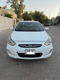 للبيع اكسنت 2015 خليجي محرك 1600 ماشية 47 رقم بغداد بسمي السيارة جديدة...