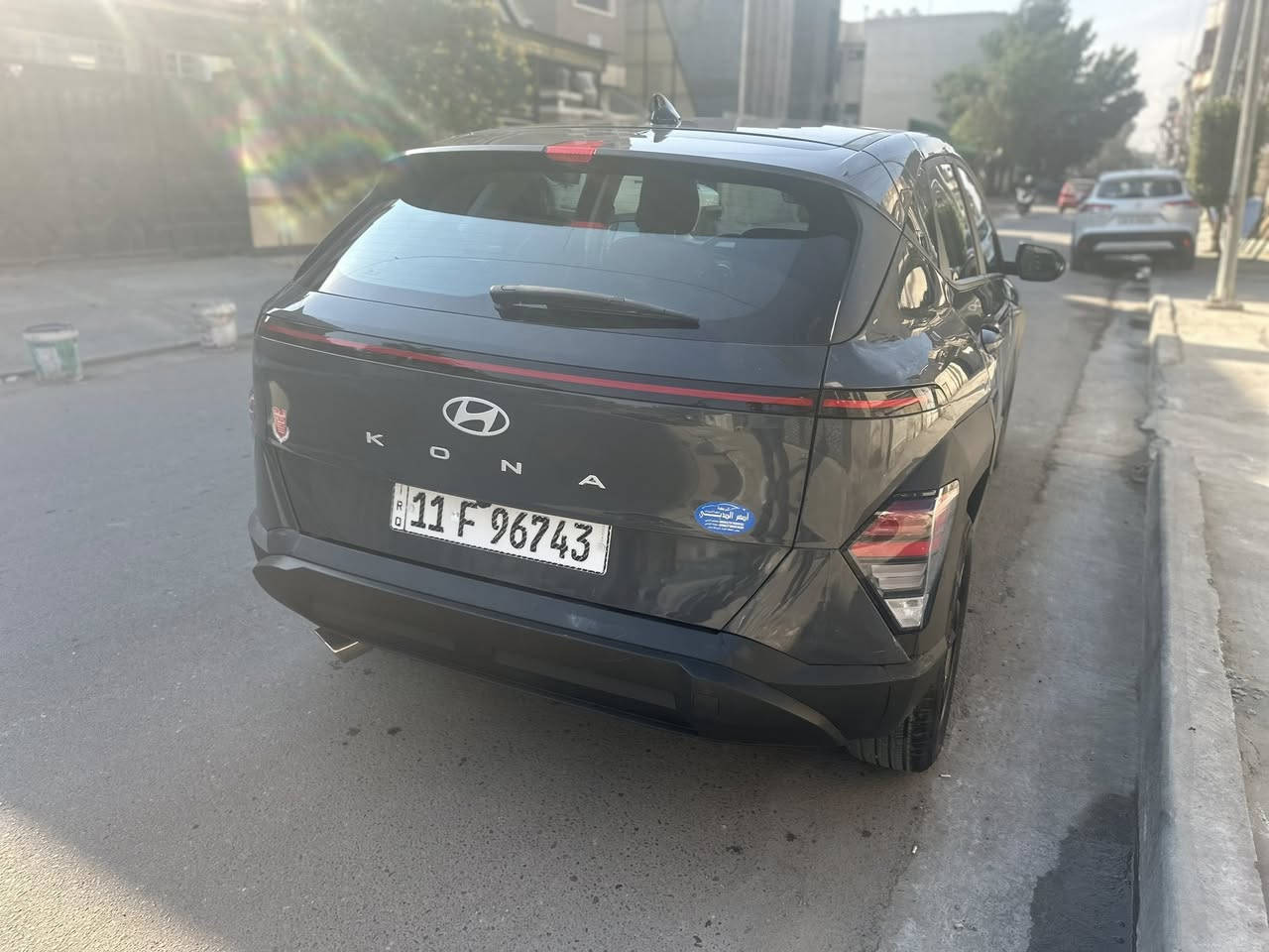 للبيع كونا 2024 مرقم وجاهزه باسمي لون اسمنتي  سيارة على وضع الشركة ناعمة وجديده ماشيه9لاف  كيلو فقط سياره مكينة 2000 دوش المرغوبه مواصفات شاشه جبيره متصله وحساسات كامله جانبيه وامامي وخلفي ورادار امامي تحديد مسار قياده ذاتيه تدفئه كشنات توقف ذاتي لايت زينون بلادي بوابه امامي بلادي السيارة جديده وحادثها حلو بجمها كبس  بيها فقط الباب خلفي عكس السايق مبدل اصلي نفس ألون  الباقي مكفول مكان السياره بغداد الاعظميه شارع الاخطل او صليخ ال600                      للتواصل ***********.                  ***********
