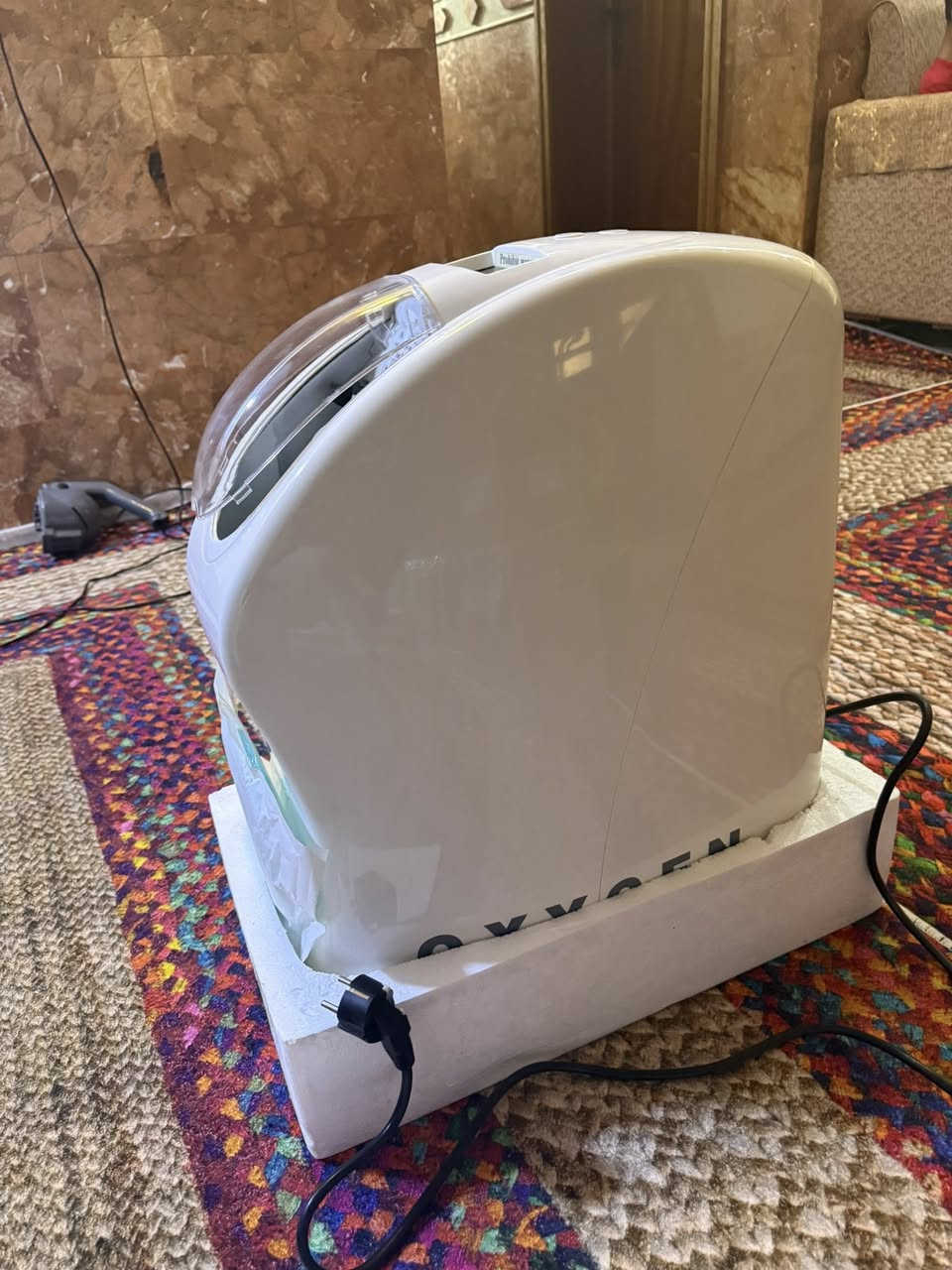 جهاز أوكسجين 5 لتر للبيع غير مستخدم جديد

جهاز Oxygen Concentrator (مع Nebulizer)  
📦 جديد 100% – غير مستخدم

🔹 المواصفات:
- سعة: 5 لتر/دقيقة  
- نقاء الأوكسجين: عالي (طبي)  
- يحتوي على جهاز تبخير (Nebulizer)  
- شاشة رقمية + إنذارات أمان في حال انطفاء الكهرباء
- هادئ وسهل الاستخدام  
- مناسب للاستخدام المنزلي والمرضى  
-فلترة متعددة
- مفيد لاصحاب امراض الرئة المزمنة ومتعافين من كورونا ونوبات ربو شديدة.
-
💰 السعر: (820 الف دينار) قابل للتفاوض  
📍 الموقع ذي قار-الشطرة 
يوجد توصيل  

📞 للتواصل خاص أو اتصال ***********

⚠️ ملاحظة: الجهاز جديد بالكامل وما مستخدم نهائياً

---
