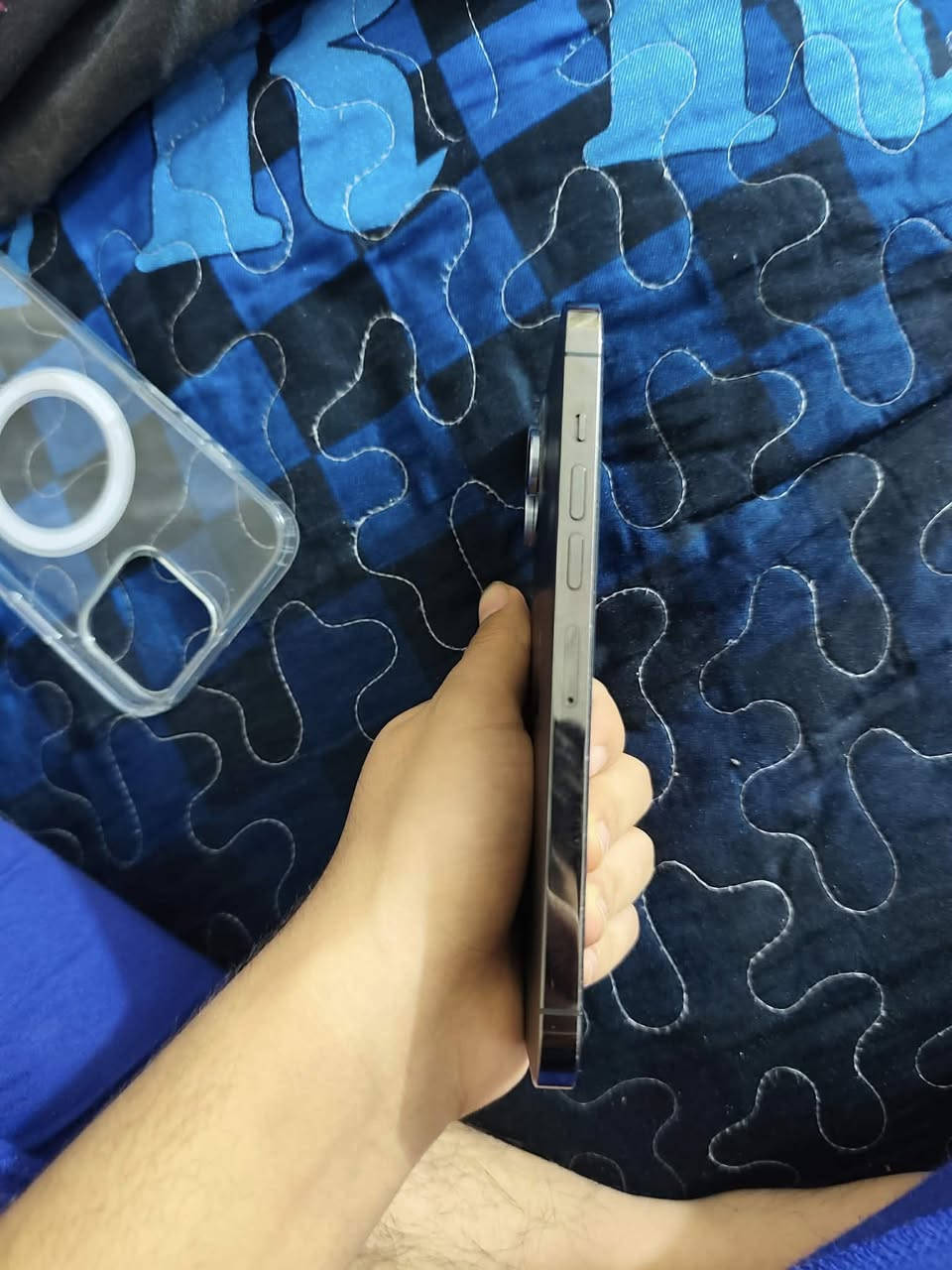 ايفون 📱13 برو ماكس _ نضيف جداً
🔹 الذاكرة: 256GB

🔋 البطارية:90%

🔹 الحالة: استعمال نظيف، ما بيه أي ملاحظة

📦 كامل ملحقات

💰 السعر:850 وبي مجال 

الموقع 📍بغداد حي جهاد

📍 الجهاز مفحوص 100%

📩 للتواصل ع واتساب فقط*********** واتساب فقط
