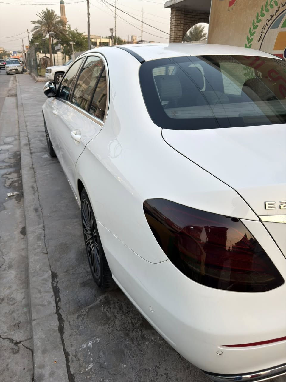 مارسيدس E class 2016
بيع او مراوس 

E200

وارد الماني بدون حادث بيها كلير قطعتين جاملغ امامي وخلفي جهت السايق بدون حادث فقط رش

المواصفات الالمانيه معروفه شاشه كامره اوتو بارك حساسات رادارات بصمه تحكمات ستيرن كشناا كهرباء جلد 

سيارة ماشية 178 الف كيلو 

سعر 230 ورقة 

بيع او مراوس 

مكان سيارة حي جامعة 

***********
