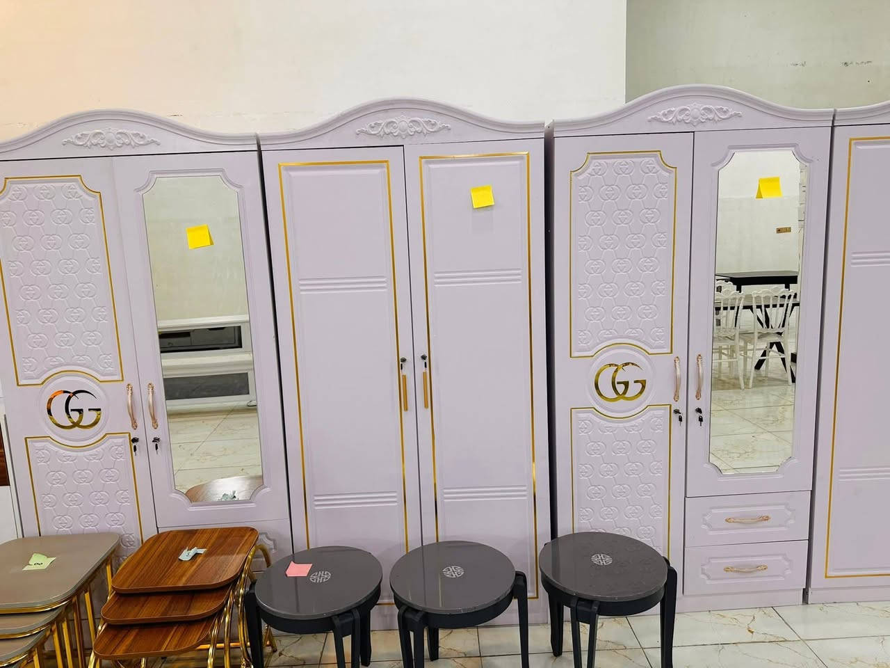 اهلا وسهلا بكم زبائننا الكرام نقدم لكم مجموعة متنوعة من الأثاث الحديث بأنسب الأسعار للحجز مراسلة الصفحة متوفر توصيل ***********
