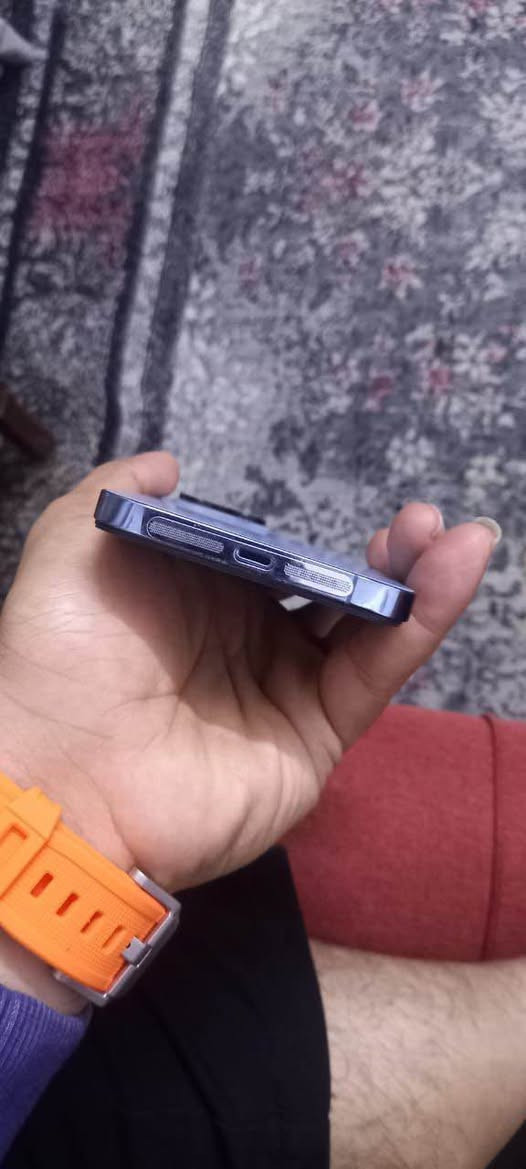 ايفون13برو ماكس مبدل بي شاشه و بطاريه 
الجهاز خير من الله كل شي مابي فقط بي فطر بل ضهر مو ضوح بل صوره كلش زغير كامرته كلشي مابيهن للبيع او مراوس مكاني بغداد شارع الكفاح *********** بغداد, العراق
