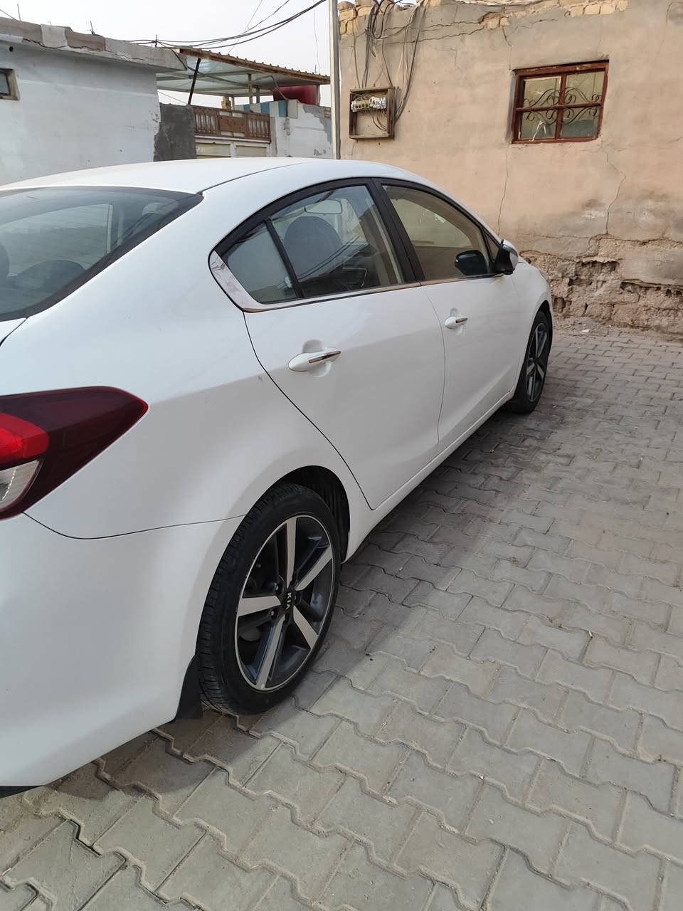 سلام عليكم
سيراتو2017 وارد خليجي

محرك 1600 دوش

فول مواصفات ماشية 96 الف 

بقية التفاصيل بالخاص
***********
