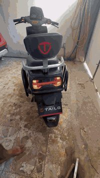 دراجة النوع تالج الدراجة نضيفة والبطاريات جديدة ضمان والسعر 950وبيهة م...