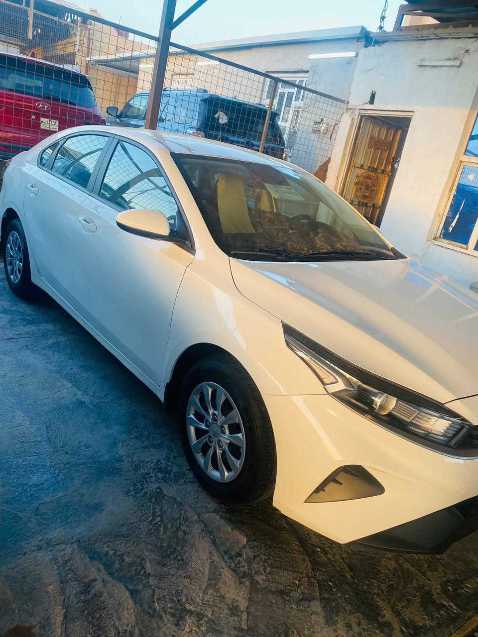 السلام عليكم سيراتو  موديل ٢٤ كفاله عامه ماشيه ٣٠ الف  *********** الصويره
