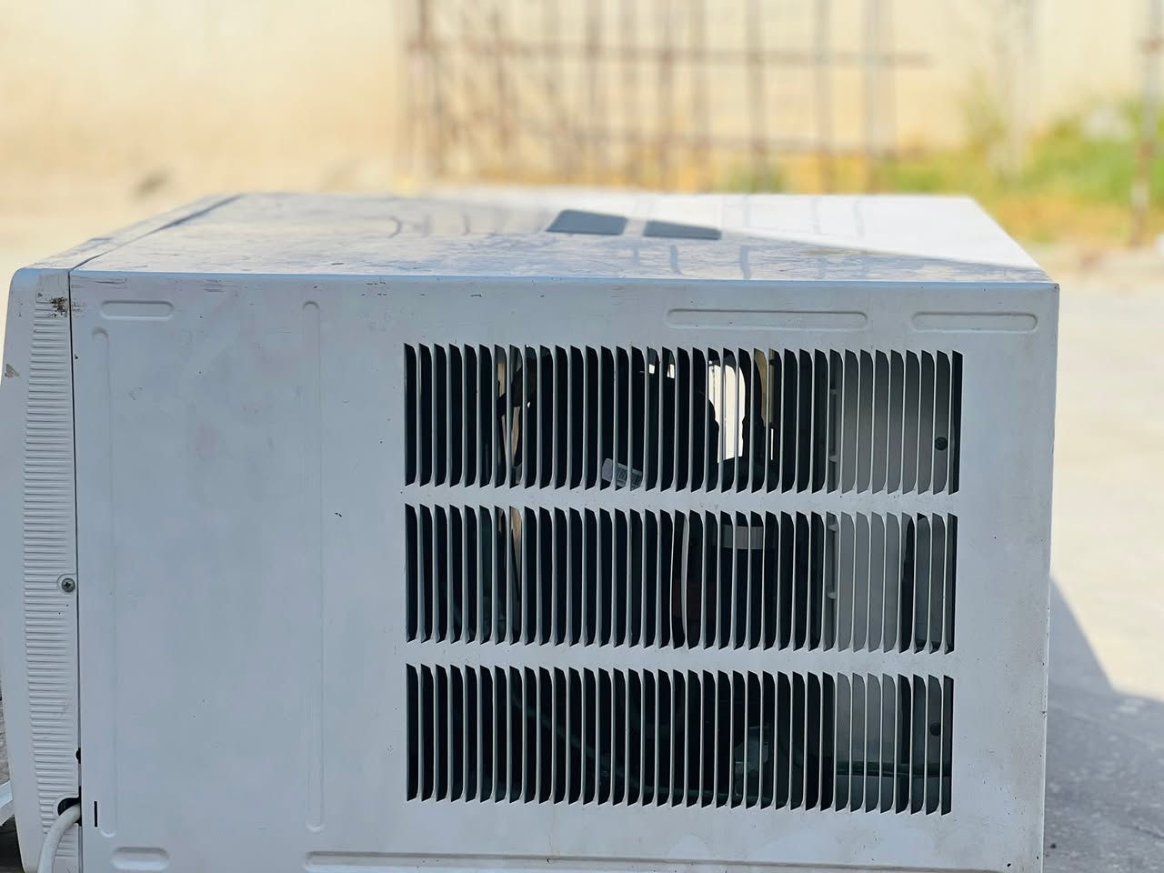 سلام عليكم مكيف تيسوت للبيع المكان البصره الزبير مكيف بارد بشكل ما تشتري وتاخذ المكيف إلى تشوف تبريده بعينك يعني تبريده بمعنه كلمه السعر 300وبي مجال ولحد يكول سعر غالي لان تبريده مو من هذن الي بس ينفخ هوا وكلك بارد تجي وتشوف بعينك واني بخدمت الشراي رقم الهاتف ***********
