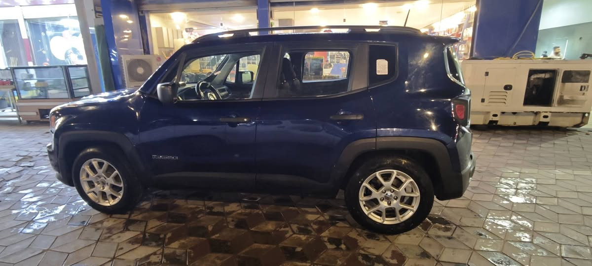 السلام عليكم سيارة جيب رينيكيد وارد امريكي موديل 19 حادثة جملغ واحد امبدل فقط بيه شخطات فقط من الجوانب سنوية تنتهي بعد سبوع رقم بصرة مداور ثاني يوم سيارة حلوة وجاهزة العنوان ناصرية مركز حي الشموخ الرقم *********** ناصرية, ذي قار
